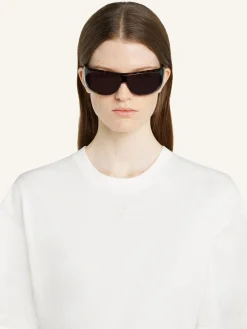 FITTED T-SHIRT