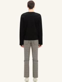 SHOULDER SNAPS SWEATER